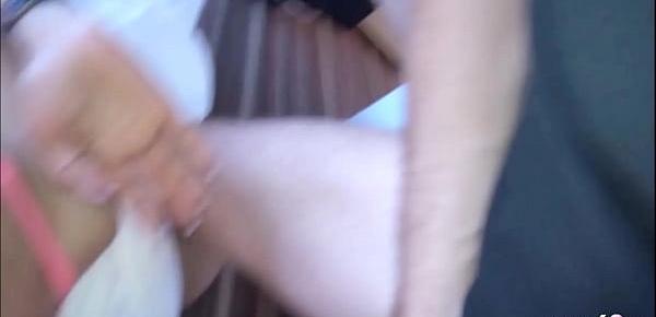 ▶▶ Echte Teen Hure mit roten Haaren aus Berlin ohne Kondom mit Creampie raus laufen - German Redhead ◀◀